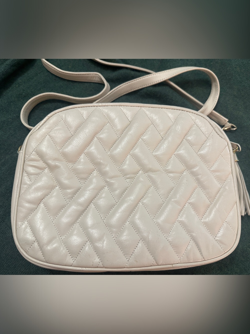 Classic chain tassel pull Talbots Cream Quilted Crossbody Bag Vintage EUC
